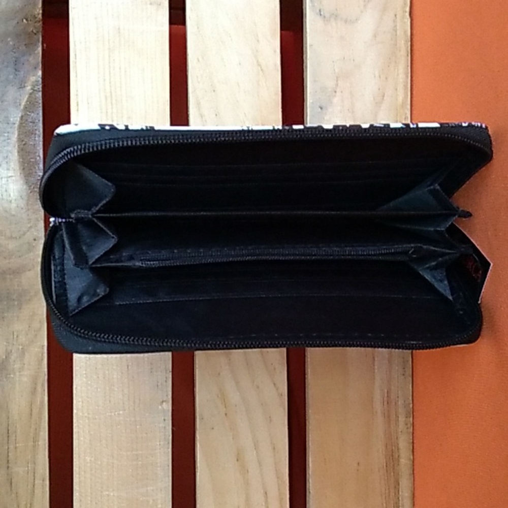 Bijorca Large Wallet - Black & White Elephants - Picture 2 of 3